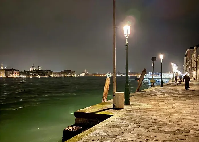 아파트 Grandma Mary Nel Con Ascensore Balcone Ac Internet Veloce Giudecca
